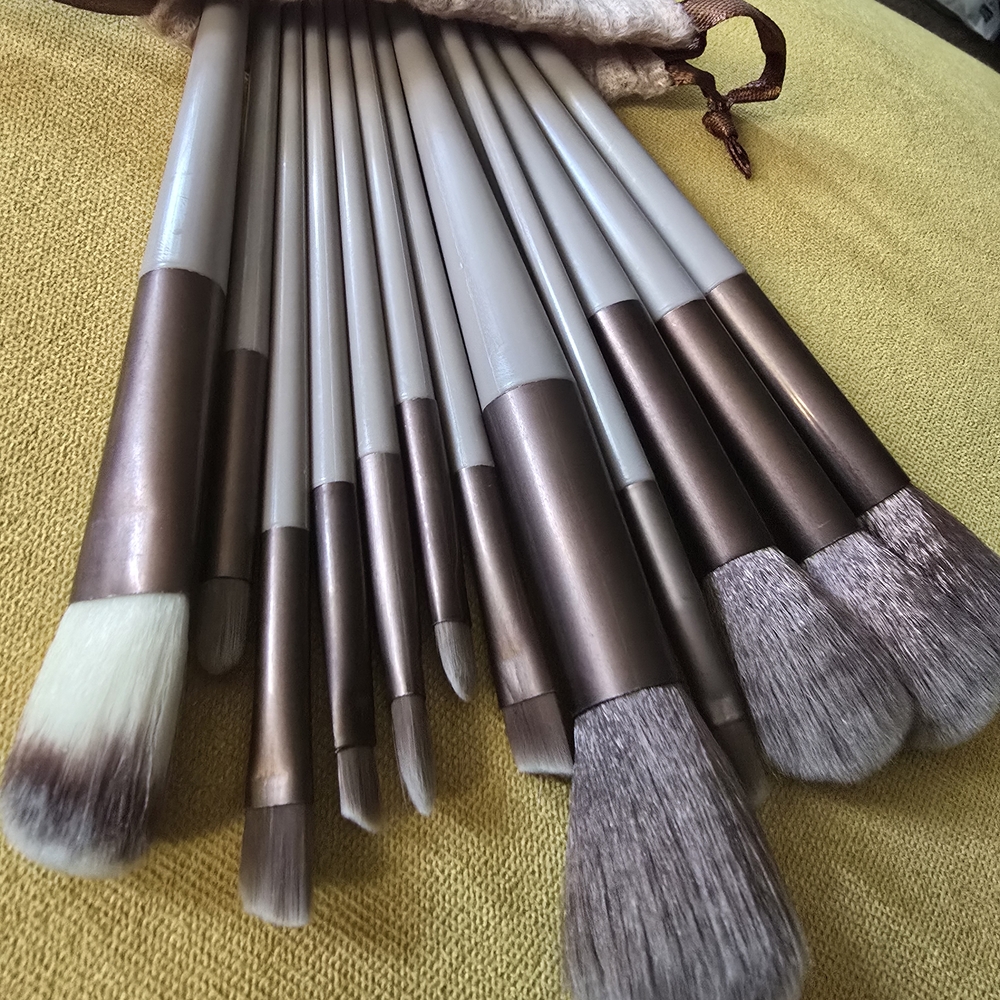 Makeup Brush Set with Brown Handles
